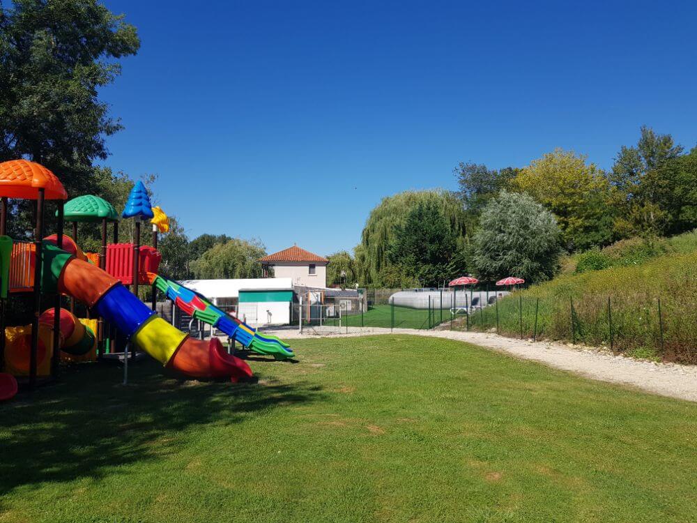 L'aire de Jeux du camping familial l'Entre-Deux en région Centre Val de Loire