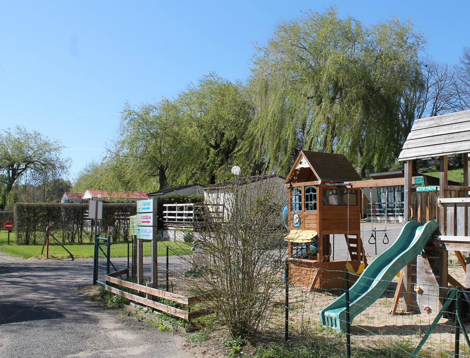 Aire de jeux du camping l'Entre-Deux dans le Val de Loire