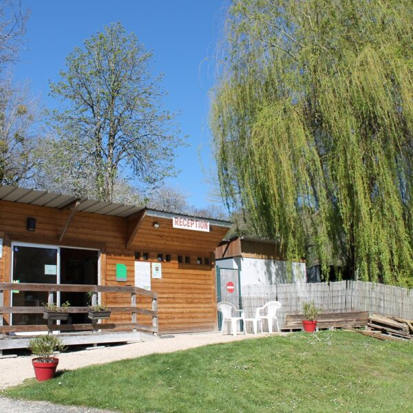 La réception du camping familial 3 étoiles proche du Zoo de Beauval