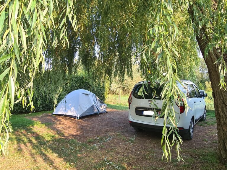 Emplacement nu pour tente, caravane, camping car